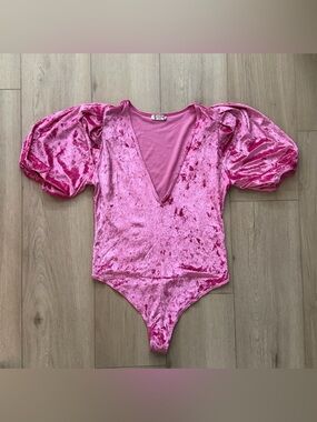 Free People Intimately Pink Crushed Velvet Puff Sleeve Bodysuit V-Neck